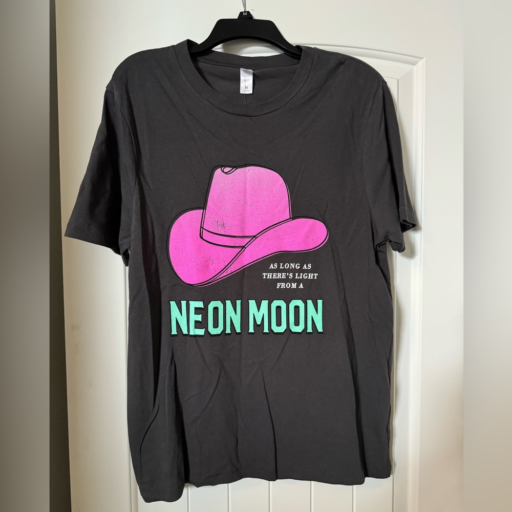 🦋 NWT Country Neon Moon Charcoal Gray T-Shirt